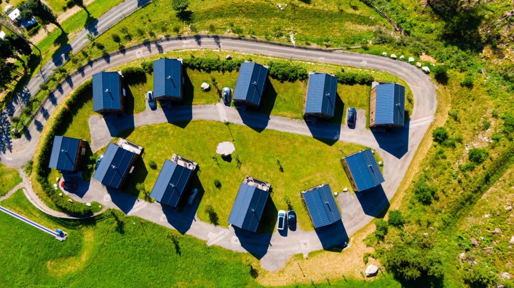 Luftaufnahme der HOCHoben Chalets in Mallnitz